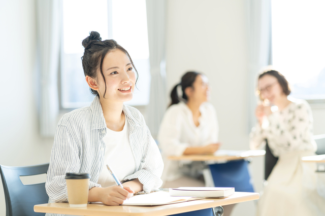 【2025年春最新版】初任者研修を働きながら取得するには？受講生の実例＆通学スケジュールで完全解説！