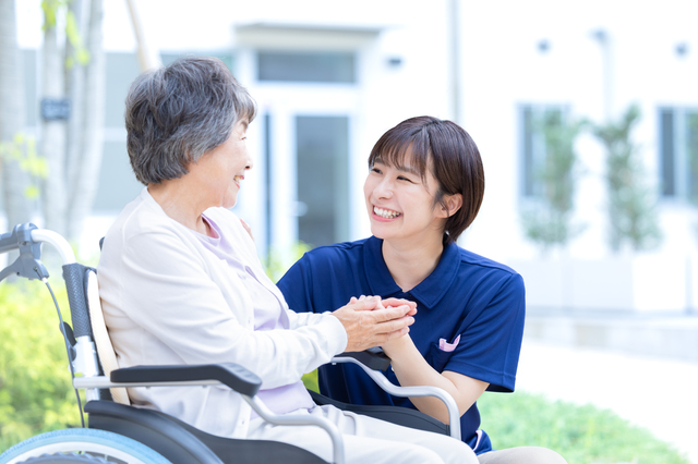 介護職に向いている人とは？向いていないと感じる人の傾向とあわせて解説